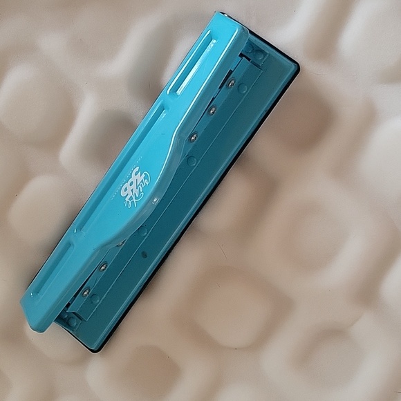 the happy planner • hole punch - Picture 3 of 4